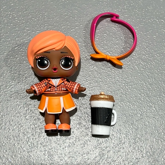 LOL Surprise doll with accessories - Picture 1 of 2